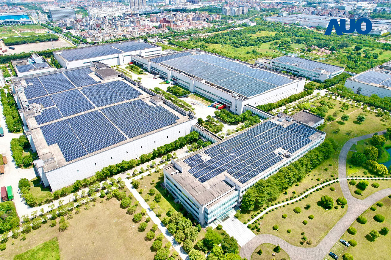 友達廈門推動智慧製造同時，透過綠電創能縱深推進綠色轉型，廠區全屋頂鋪設太陽能板，每年太陽能發電 2,600多萬度